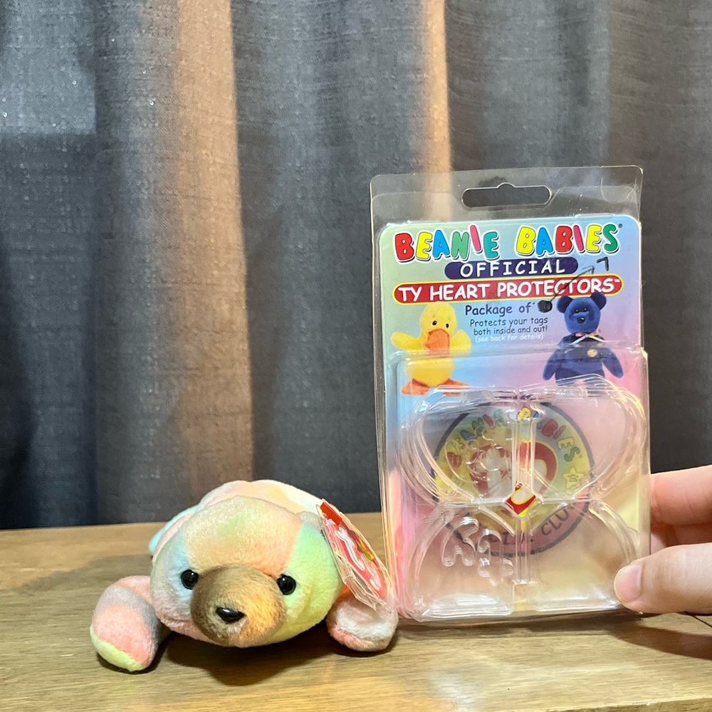 Extremely Rare with error Double Tag Ty Beanie Baby Sammy and 7 tag protectors.